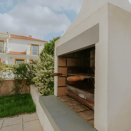 Holiday home 53 - The Daisy Moon House
